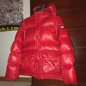 TOMMY HILFIGER HOODED PUFFER JACKET - SIZE M
